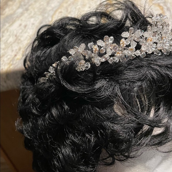 Tiara Made of Swarovski Crystals and Miniature Pearls - Picture 3 of 6
